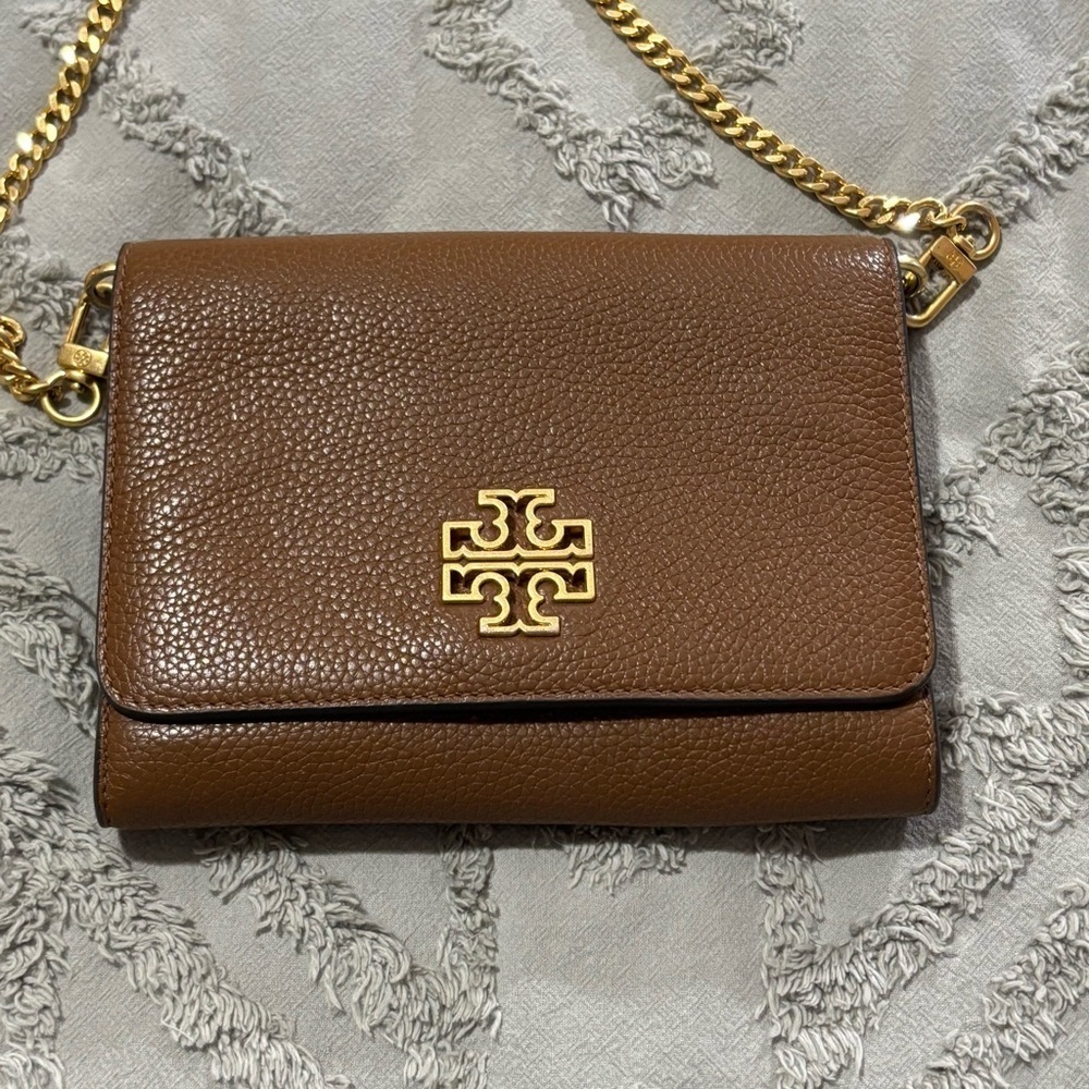 Tory Birch Britten Chain Wallet